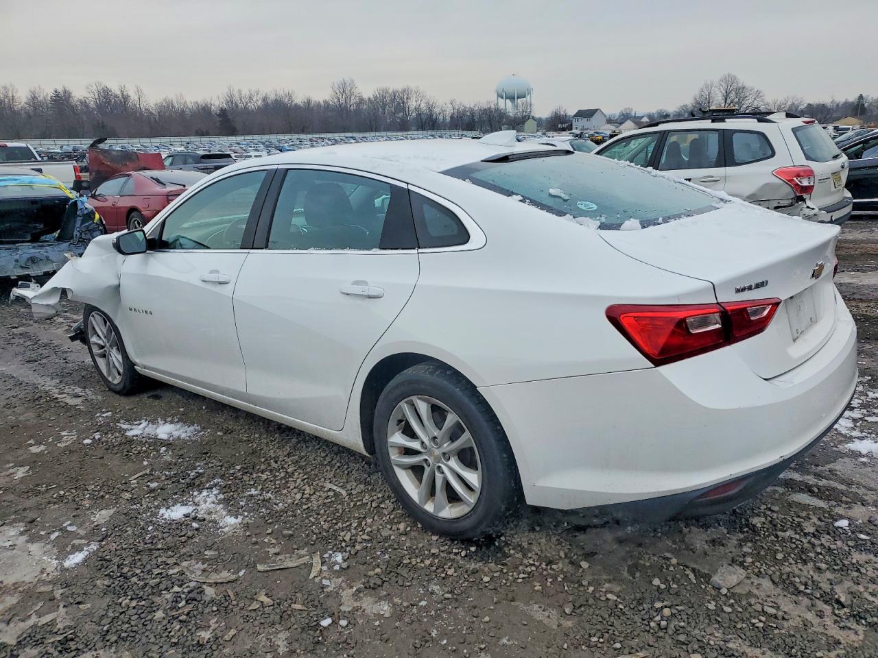 2016 CHEVROLET MALIBU LT photo 2