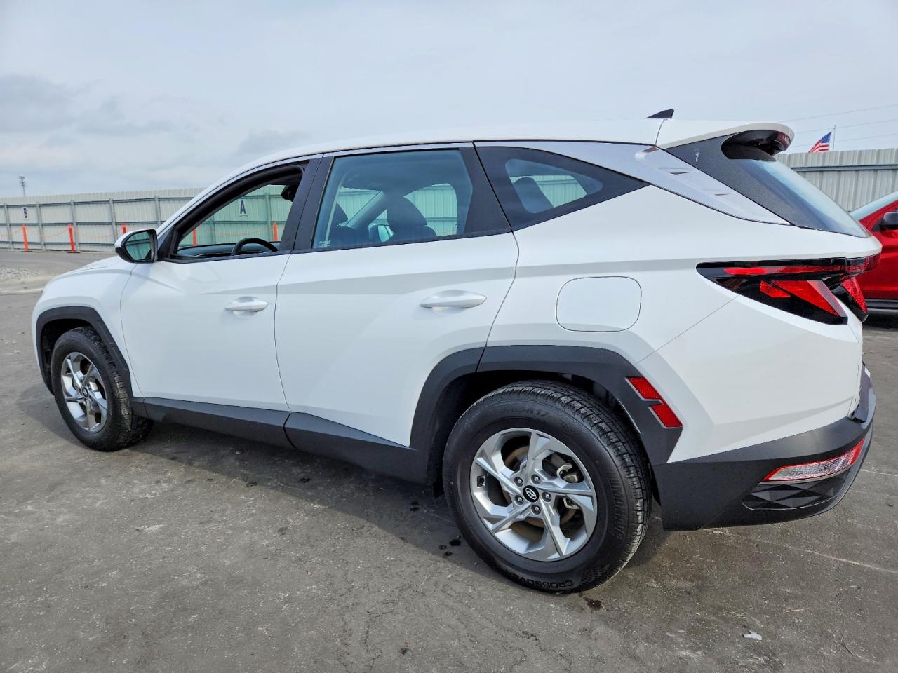 2024 HYUNDAI TUCSON SE photo 2