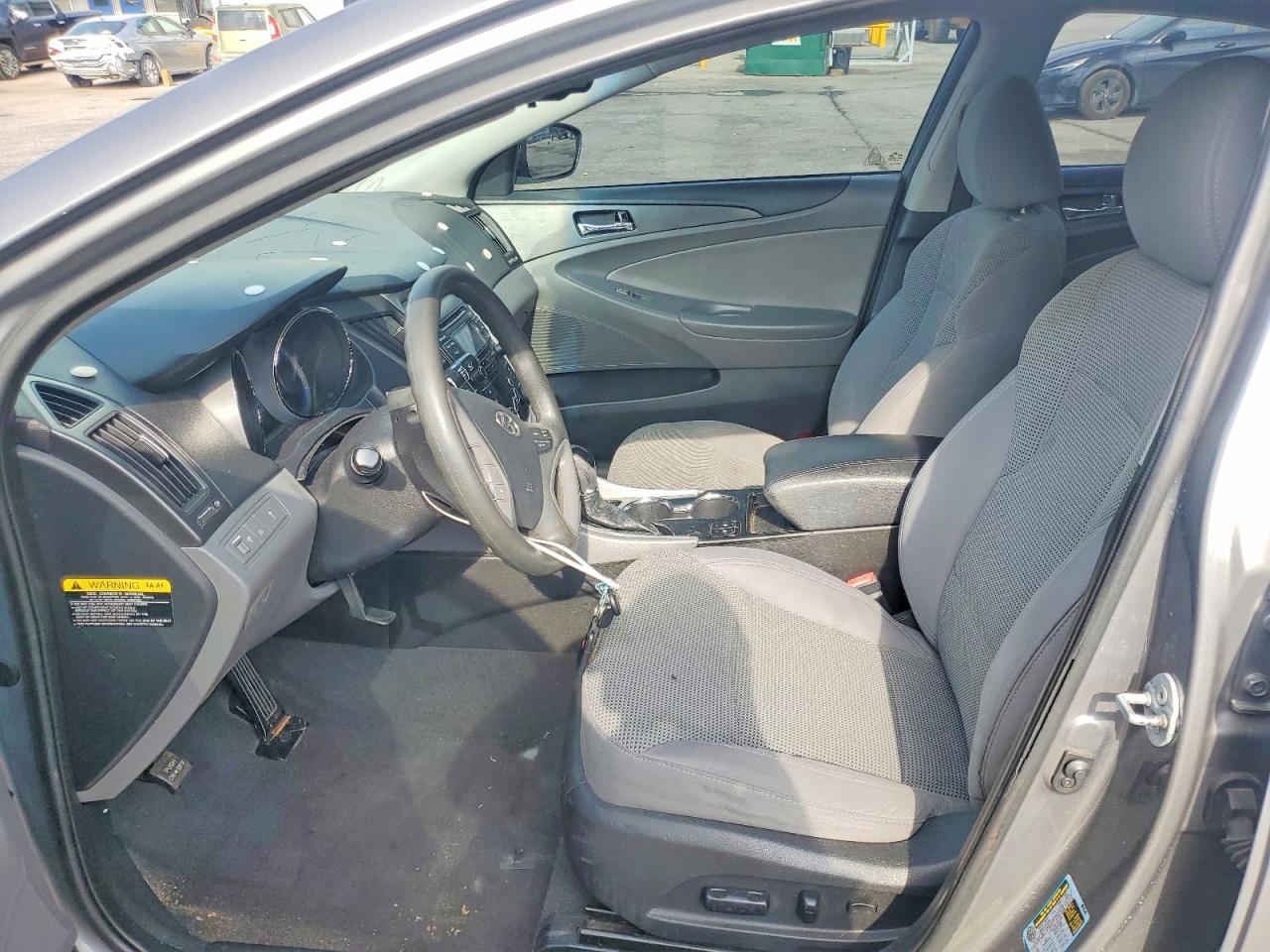 2013 HYUNDAI SONATA GLS photo 13