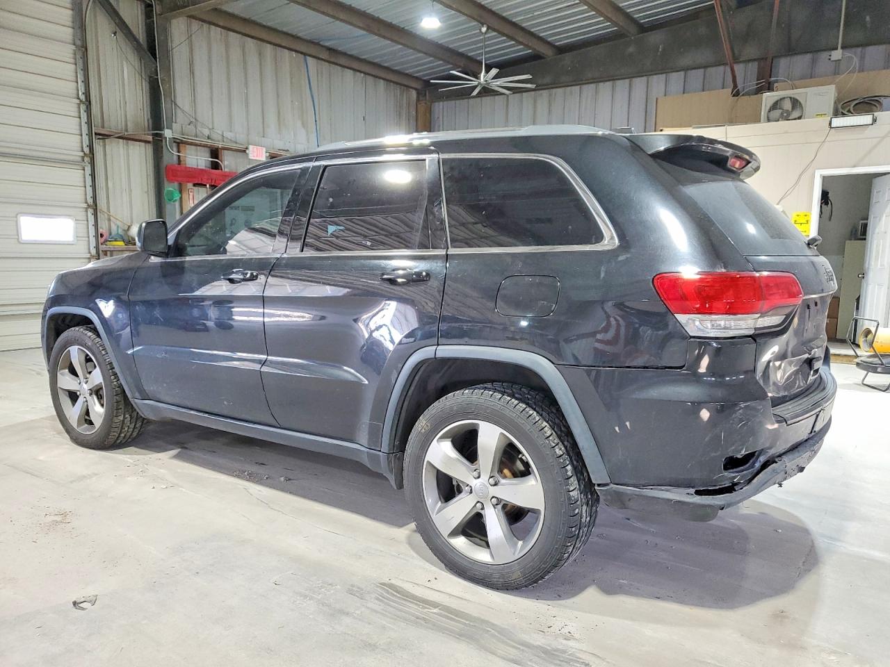 2015 JEEP GRAND CHEROKEE LAREDO photo 2