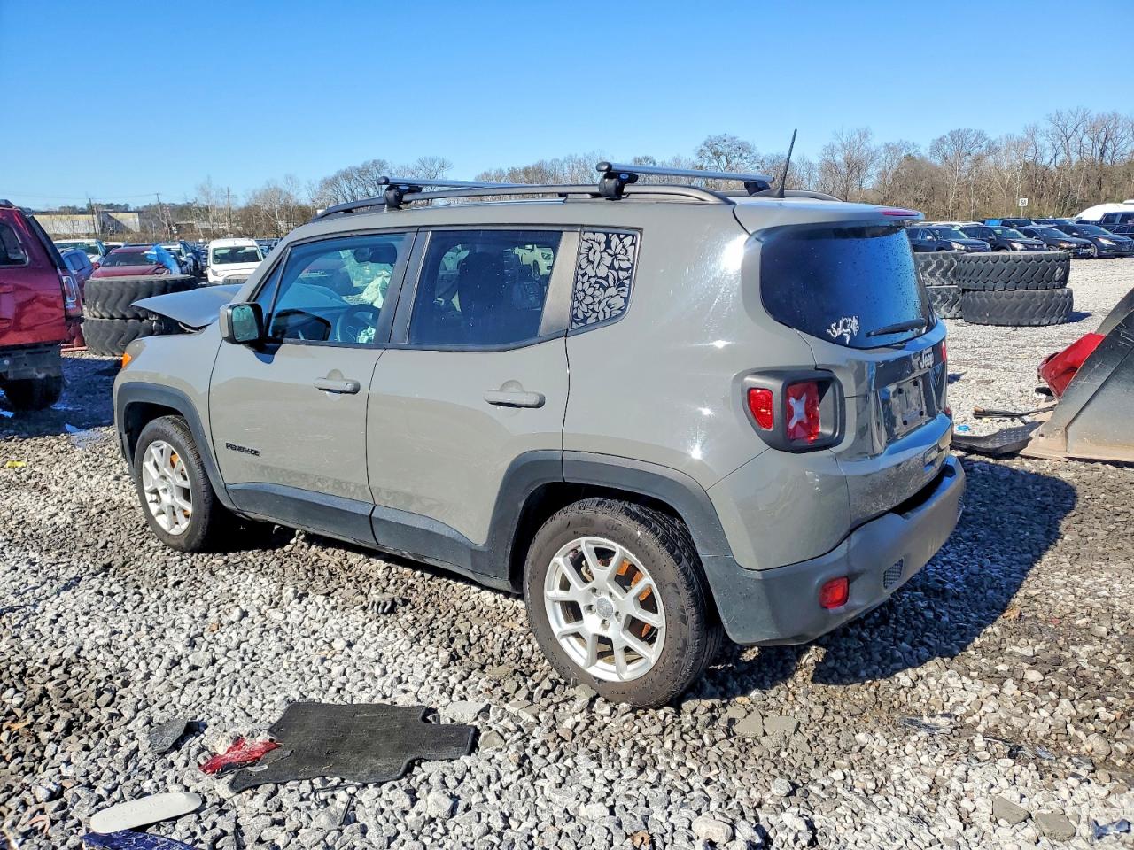 2019 JEEP RENEGADE LATITUDE photo 3