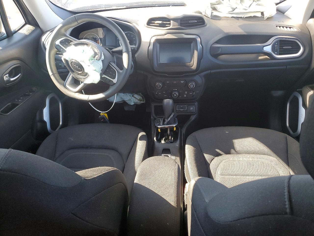 2019 JEEP RENEGADE LATITUDE photo 15