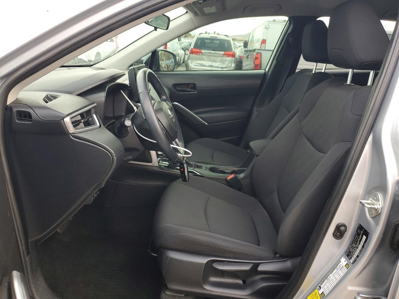 2022 TOYOTA COROLLA CROSS LE photo 7