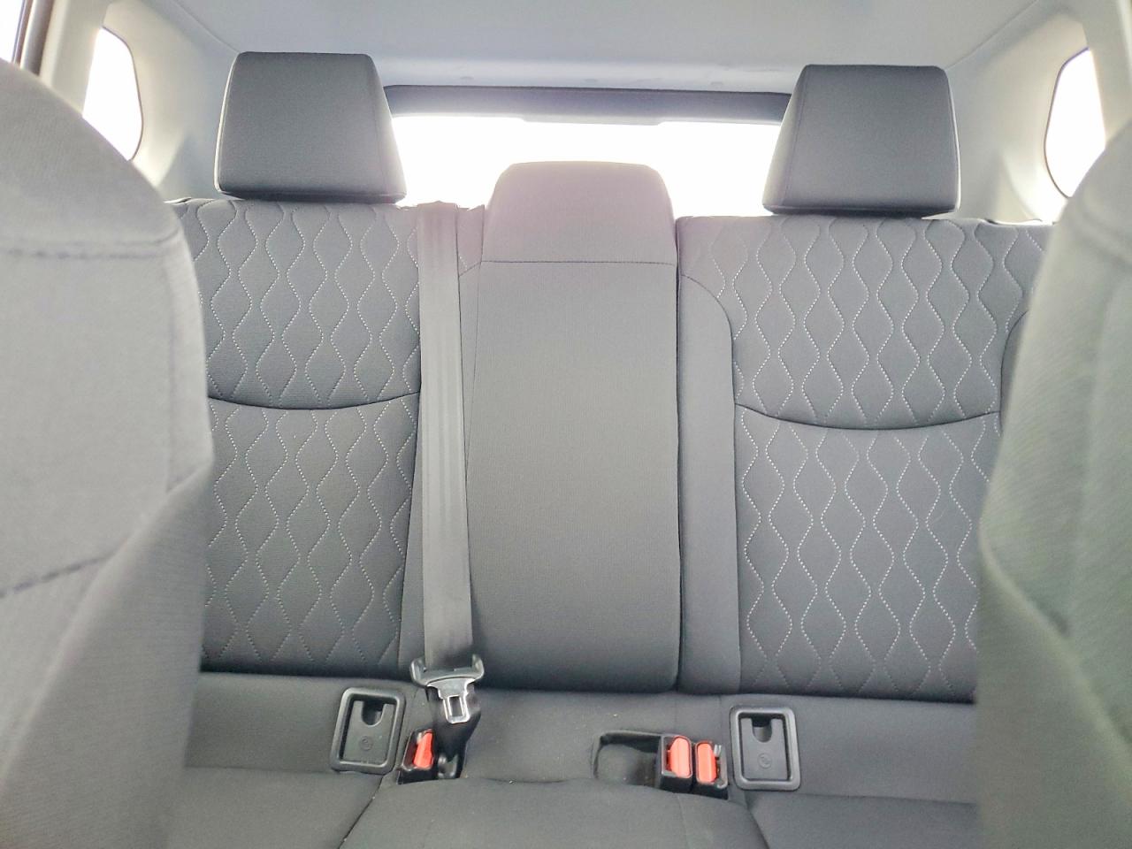 2022 TOYOTA COROLLA CROSS LE photo 10