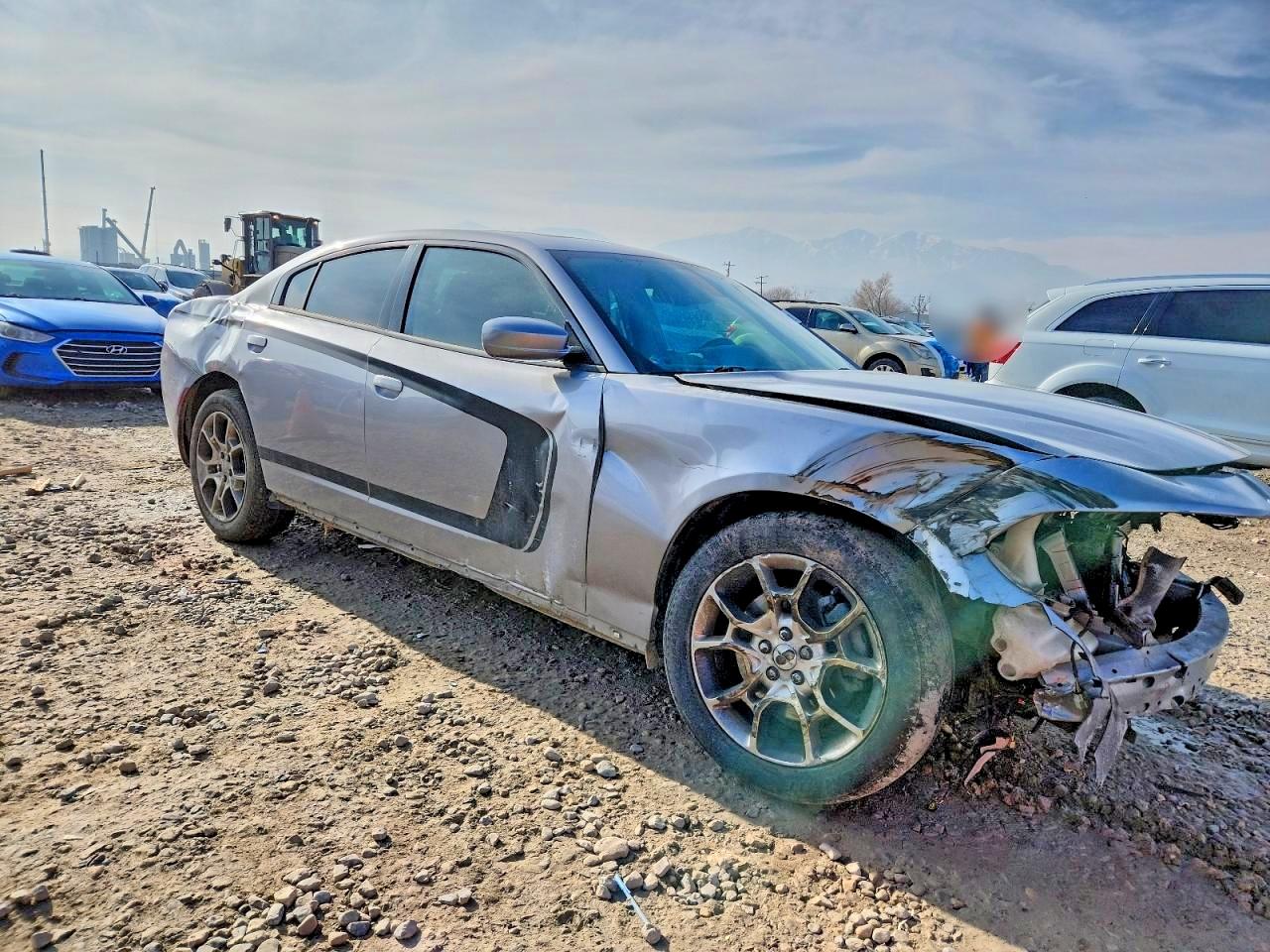 2015 DODGE CHARGER SXT photo 4