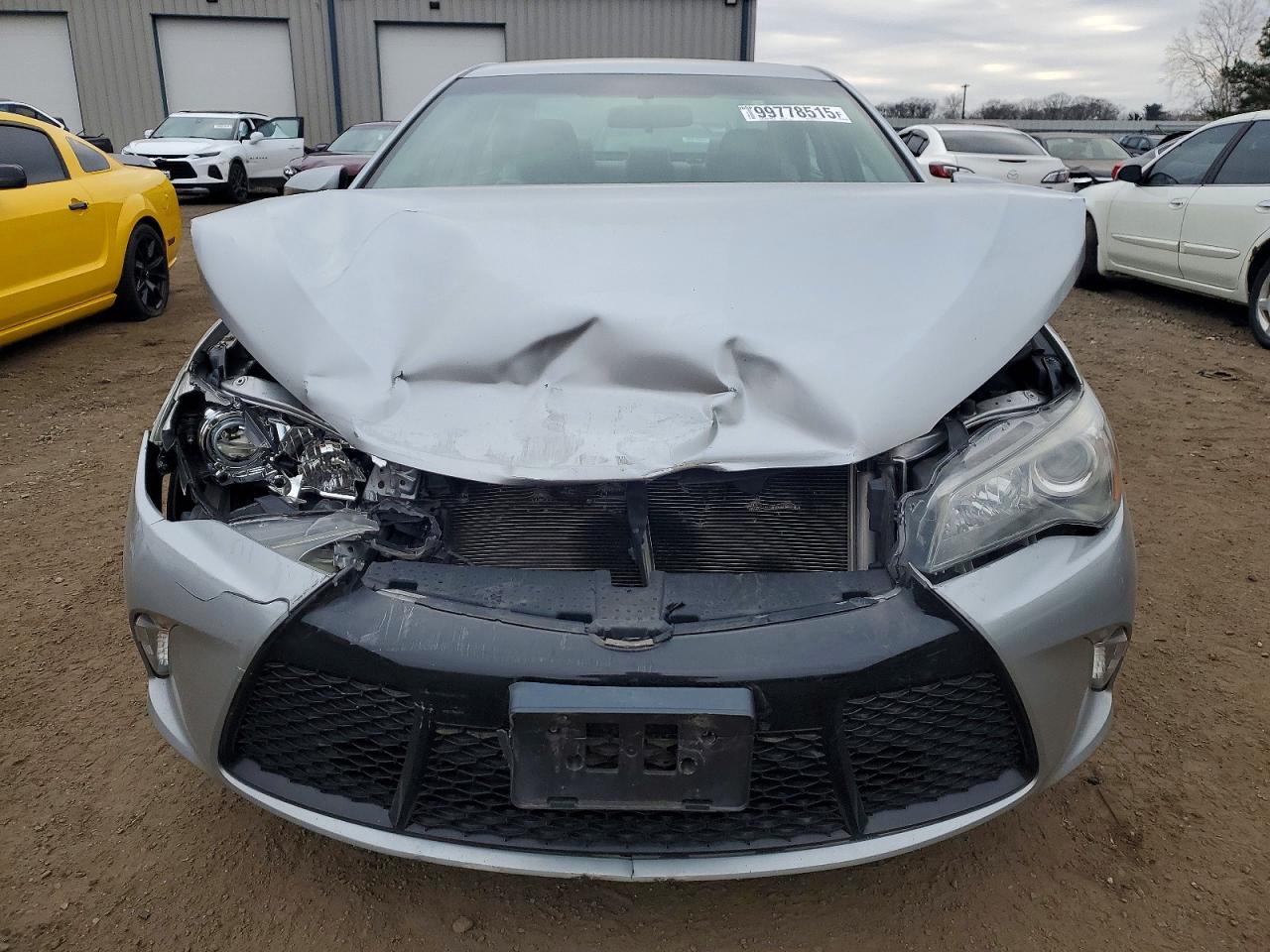 2016 TOYOTA CAMRY LE photo 5