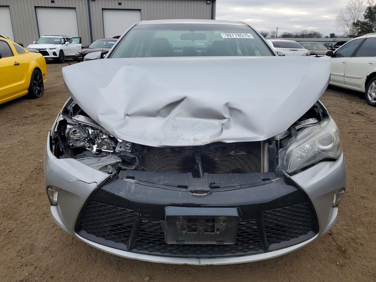 2016 TOYOTA CAMRY LE photo 11