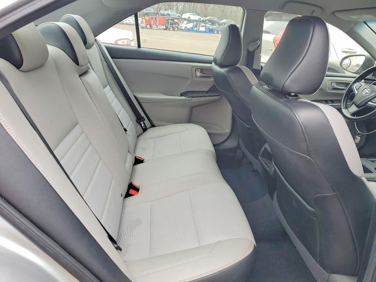 2016 TOYOTA CAMRY LE photo 10