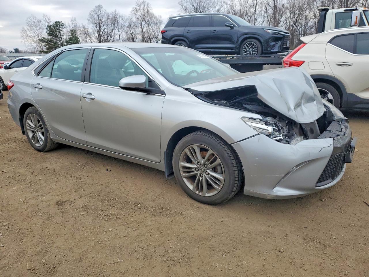 2016 TOYOTA CAMRY LE photo 4