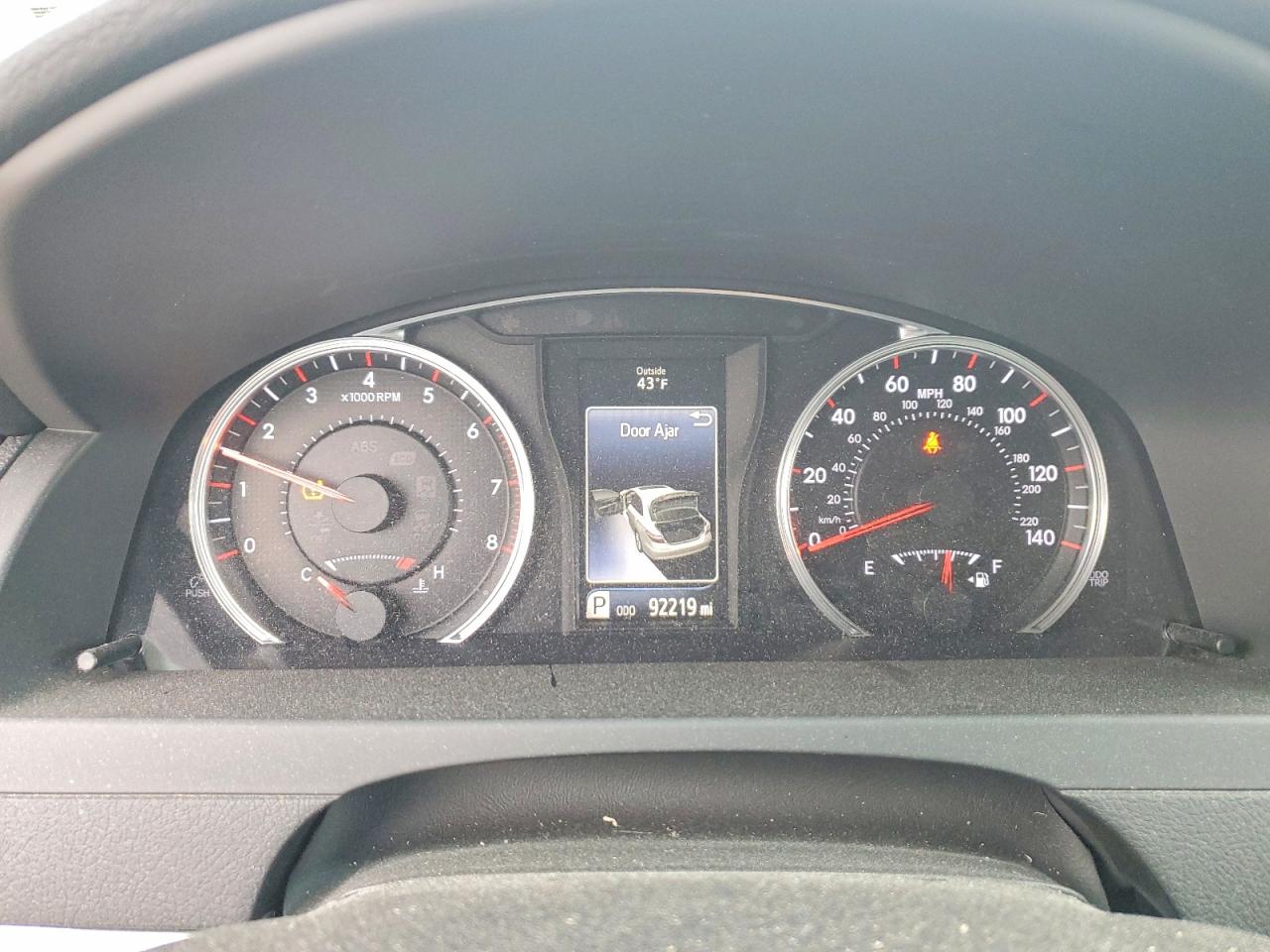 2016 TOYOTA CAMRY LE photo 9