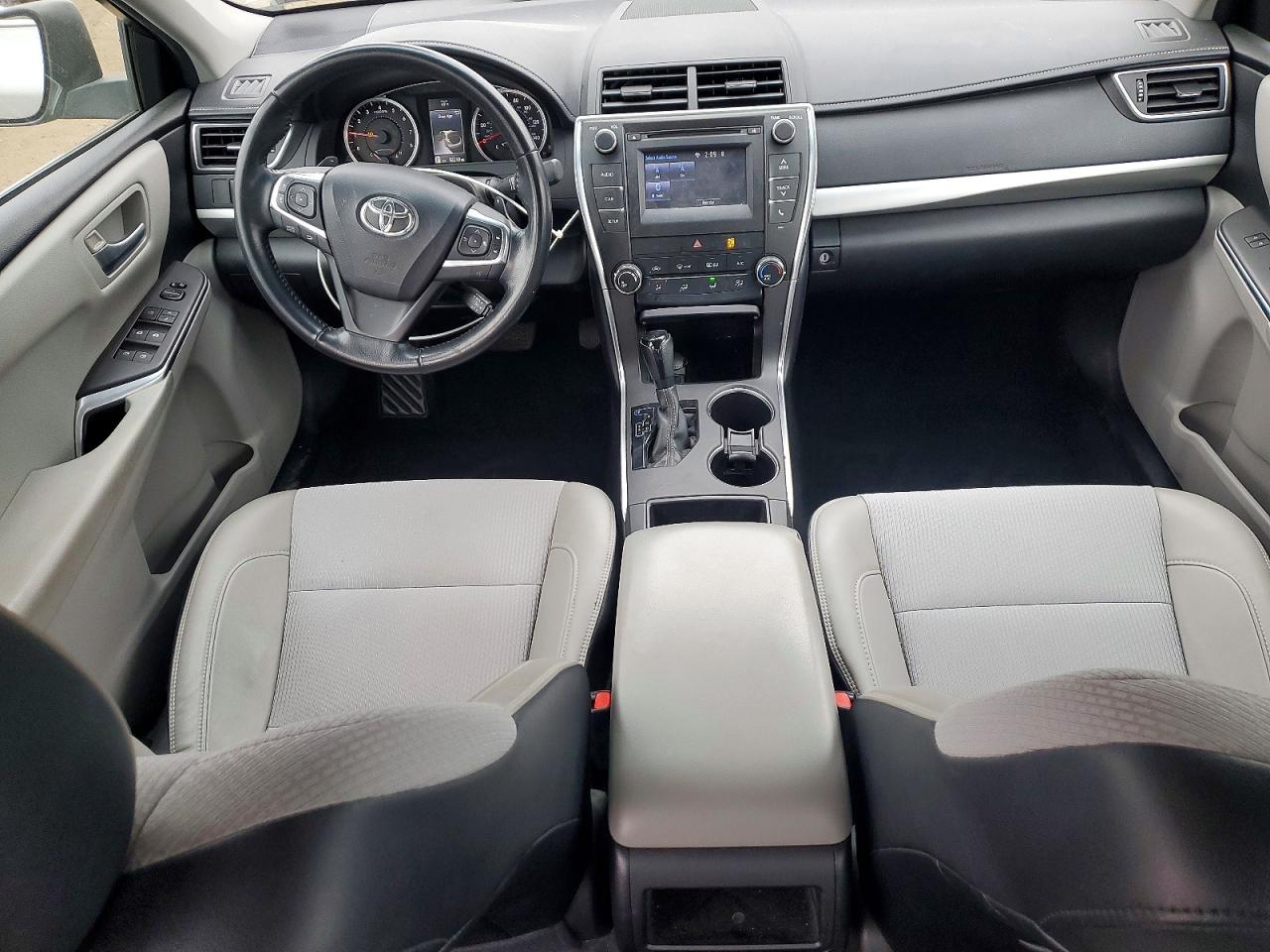 2016 TOYOTA CAMRY LE photo 8