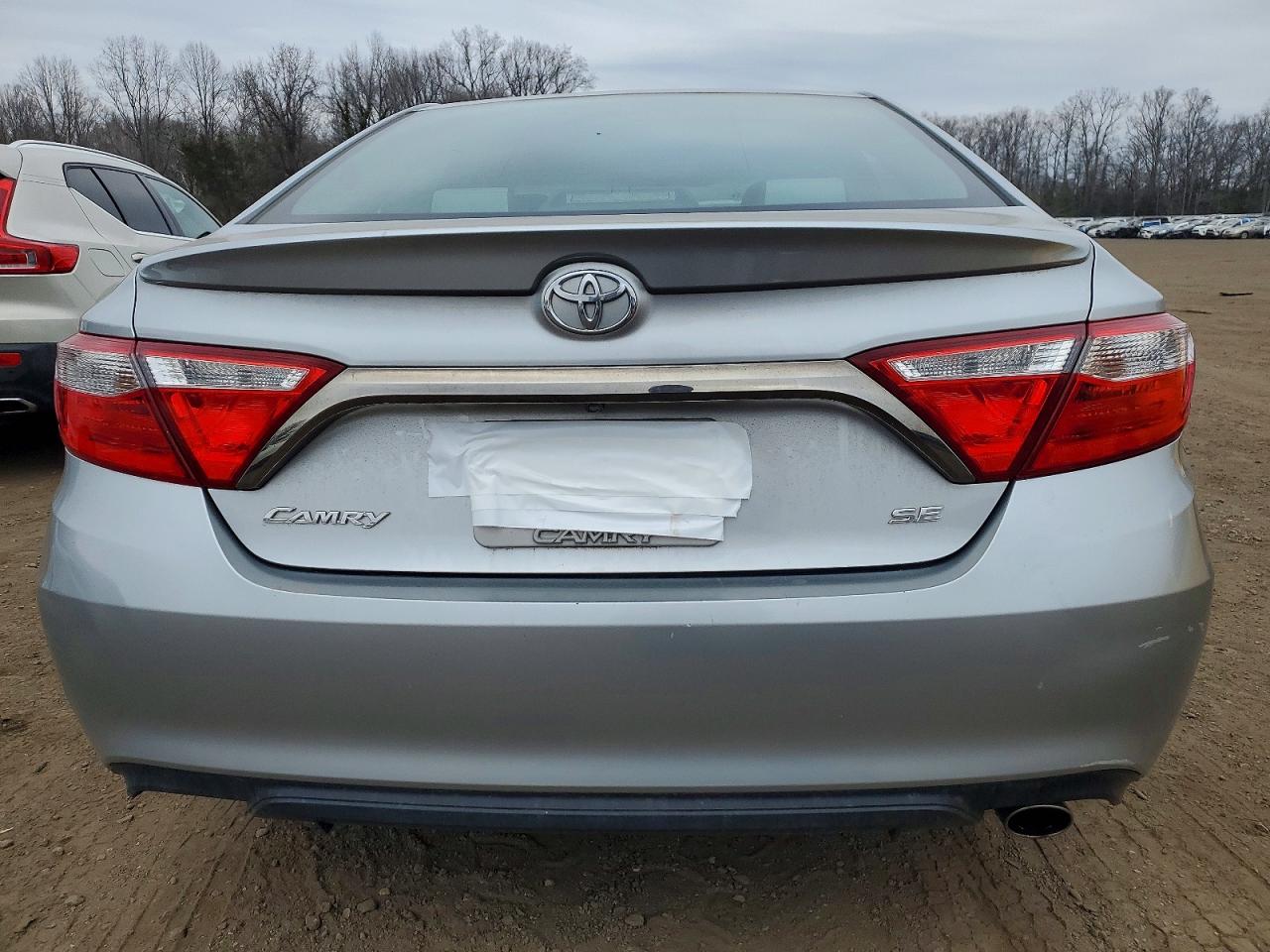 2016 TOYOTA CAMRY LE photo 6