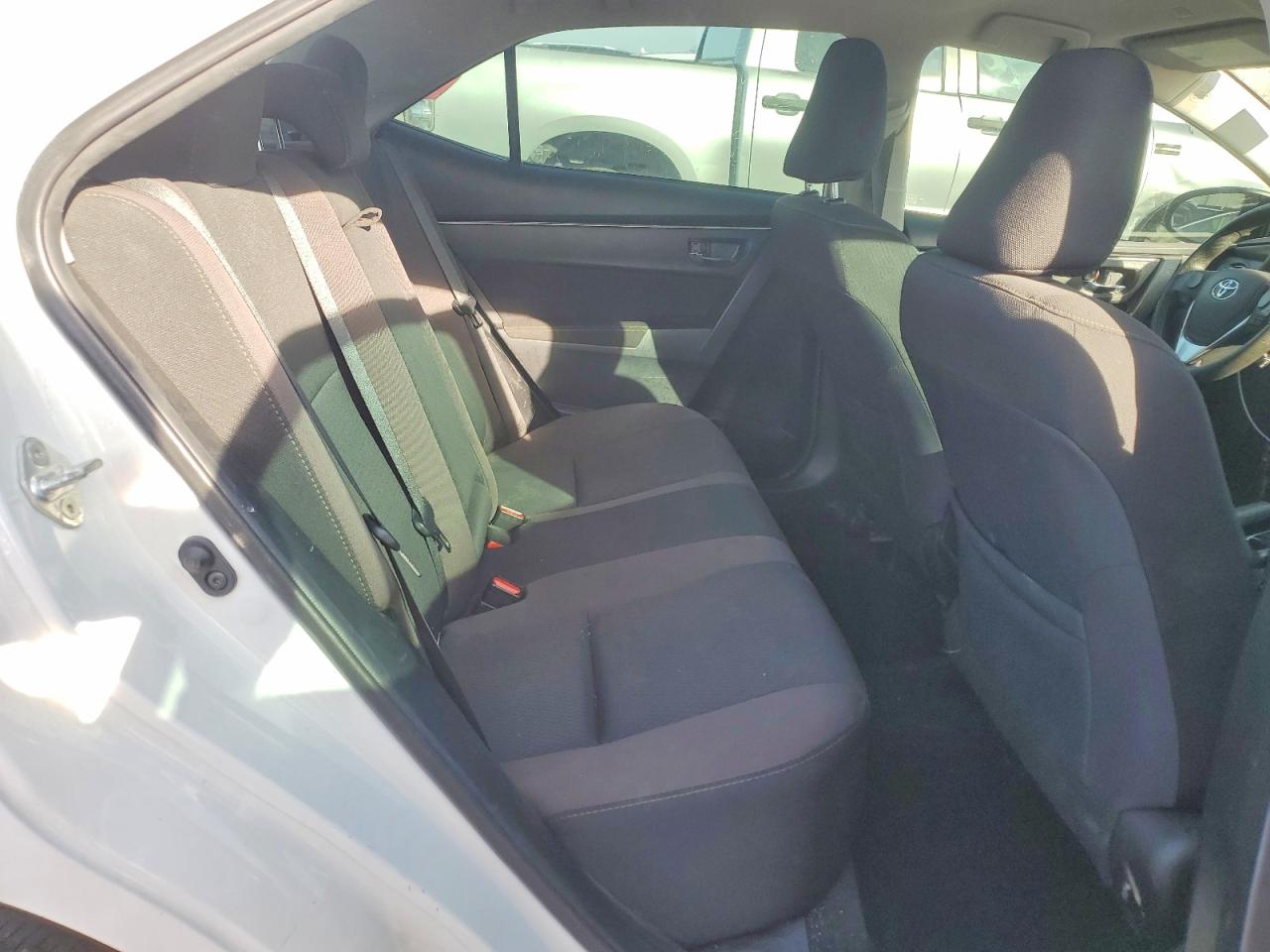 2019 TOYOTA COROLLA L photo 10