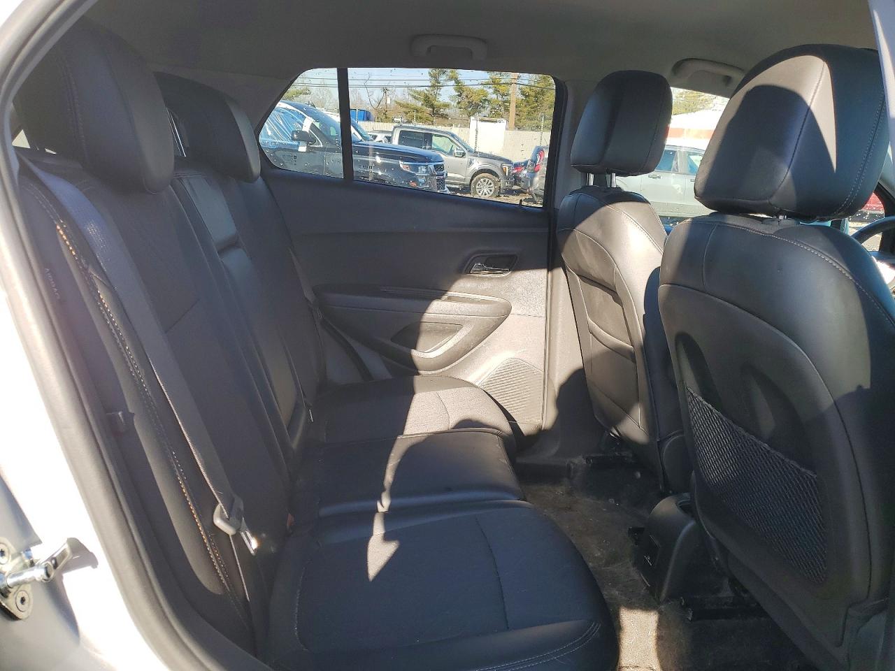 2018 CHEVROLET TRAX 1LT photo 11