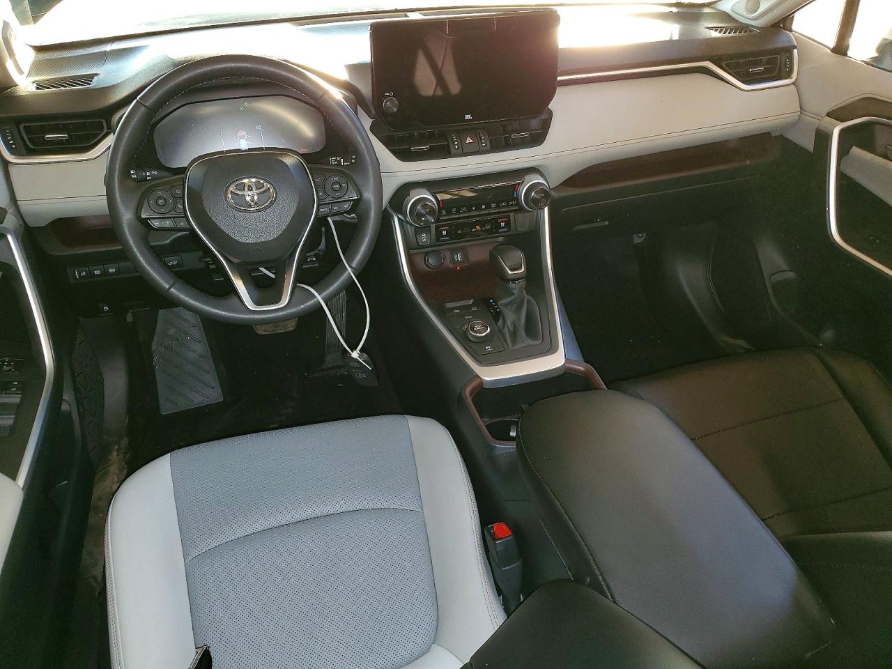 2024 TOYOTA RAV4 LIMITED photo 8