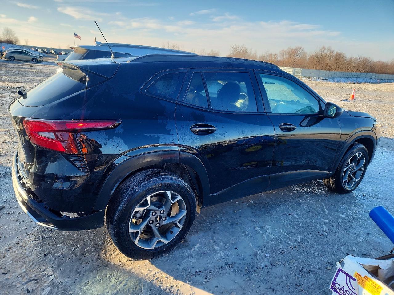 2025 CHEVROLET TRAX 1LT photo 3