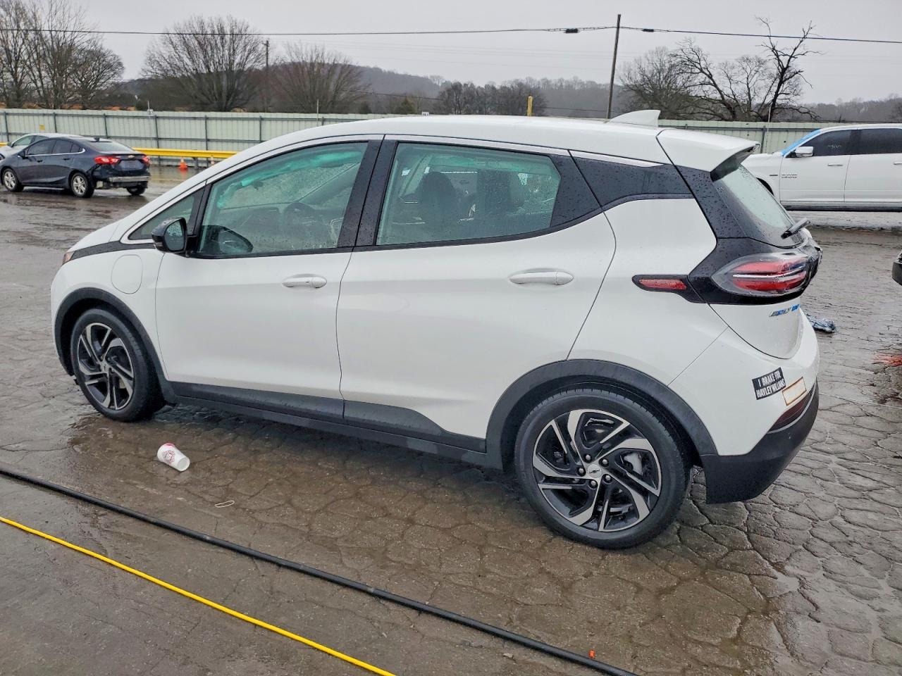 2022 CHEVROLET BOLT EV 2LT photo 2