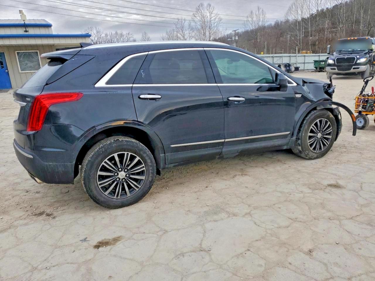 2019 CADILLAC XT5 LUXURY photo 3