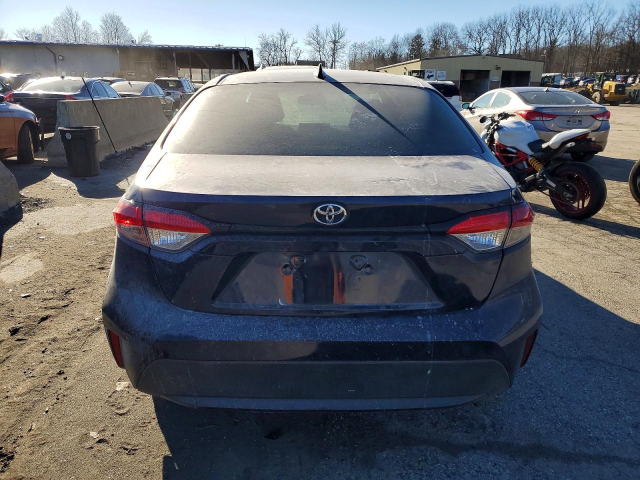 2021 TOYOTA COROLLA LE photo 6