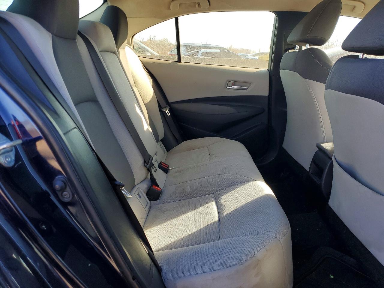 2021 TOYOTA COROLLA LE photo 10
