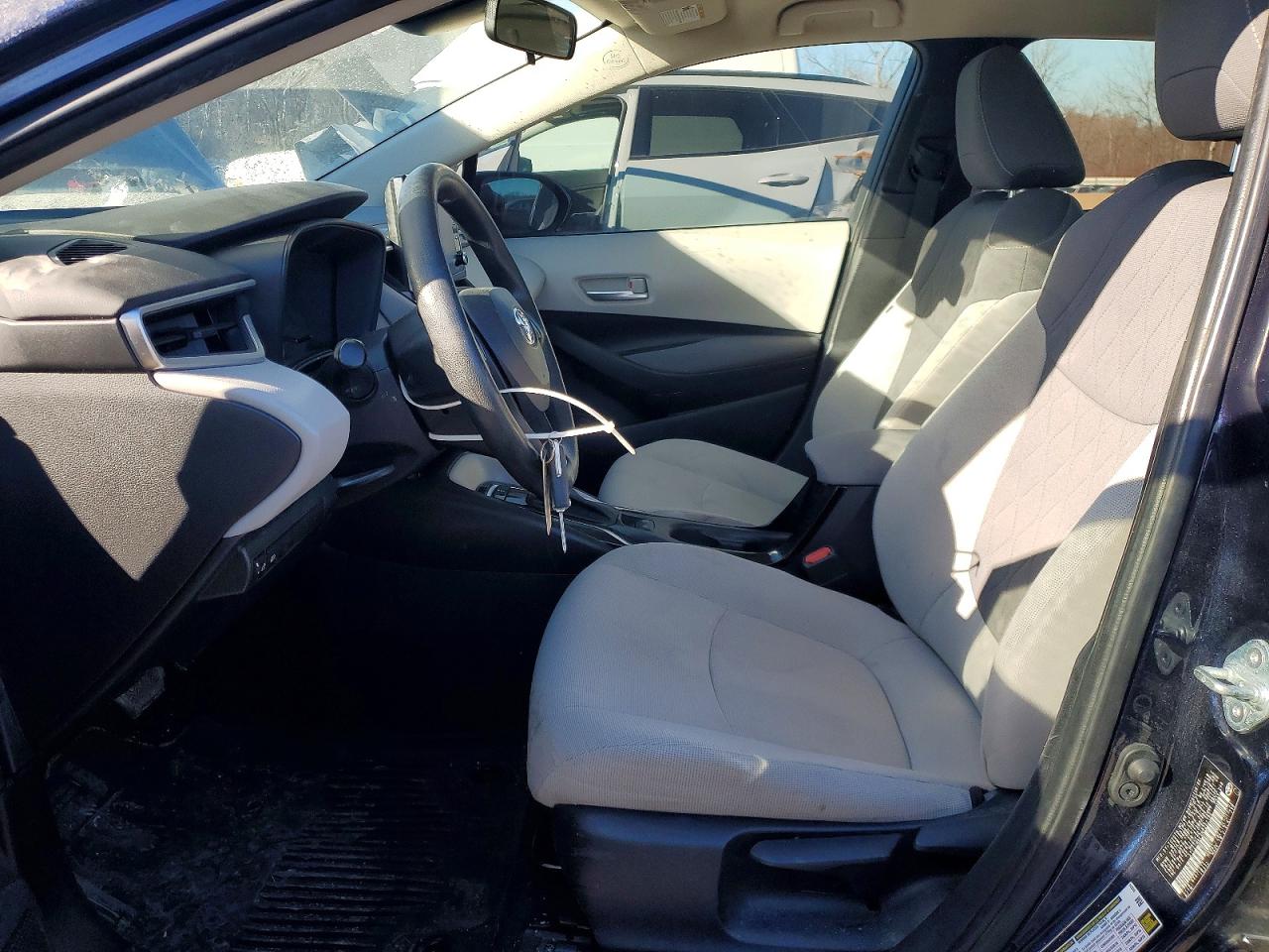 2021 TOYOTA COROLLA LE photo 7