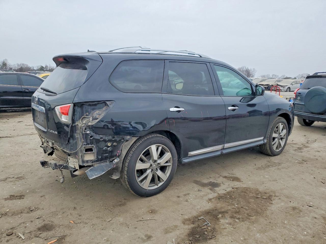 2013 NISSAN PATHFINDER S photo 3