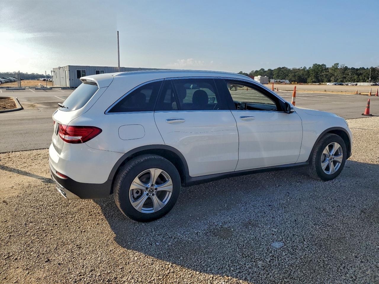 2018 MERCEDES-BENZ GLC 300 photo 3