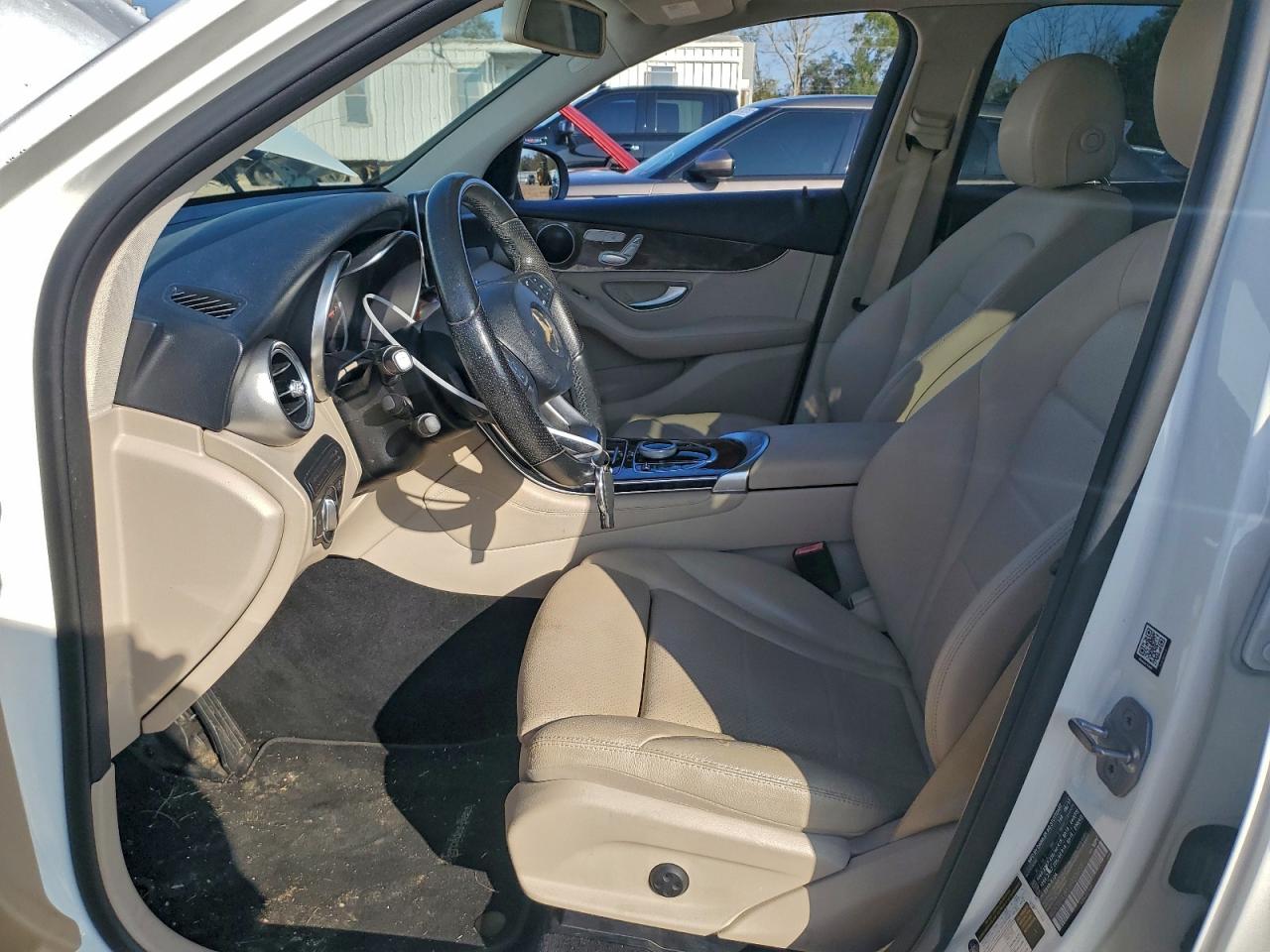 2018 MERCEDES-BENZ GLC 300 photo 7