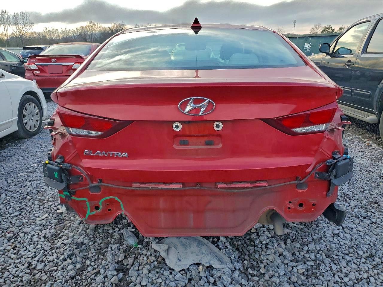 2018 HYUNDAI ELANTRA SEL photo 6