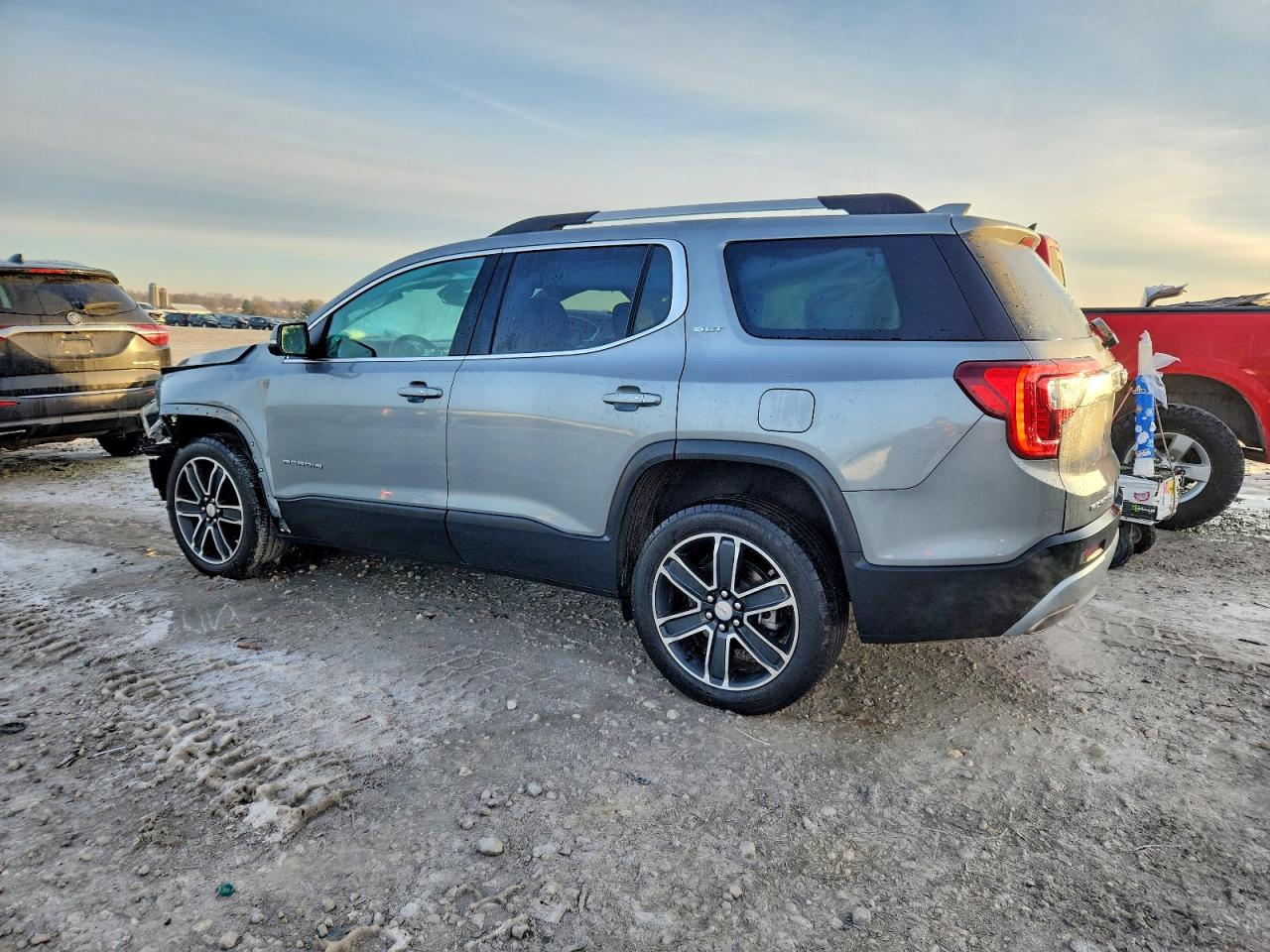 2023 GMC ACADIA SLT photo 2