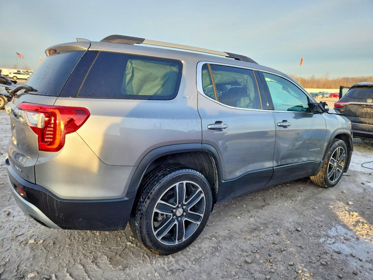 2023 GMC ACADIA SLT photo 3