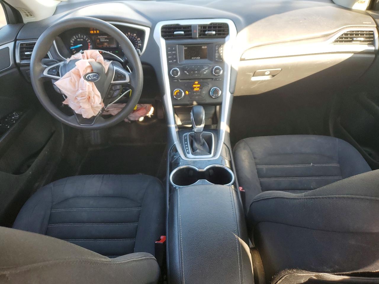 2015 FORD FUSION SE photo 8