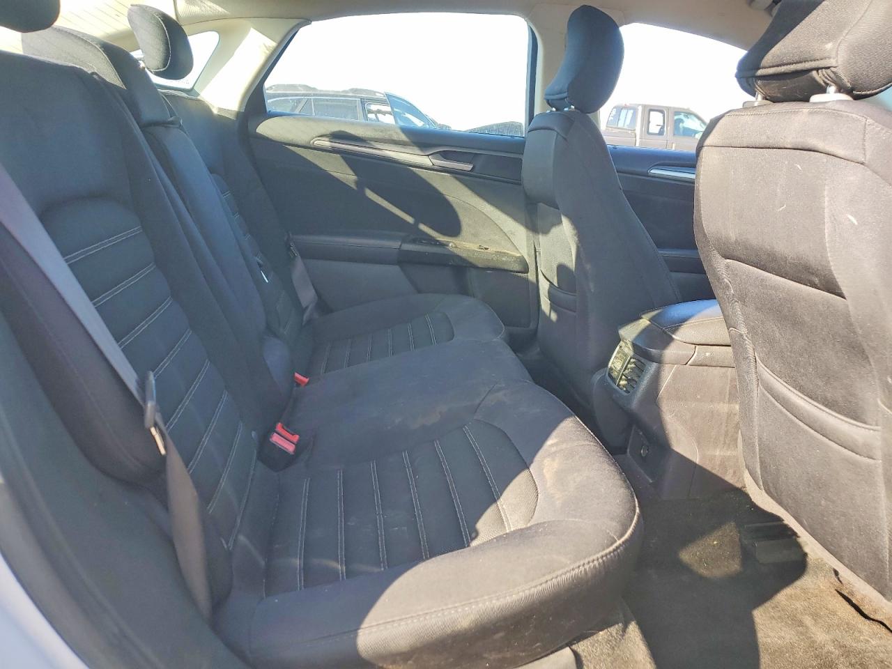 2015 FORD FUSION SE photo 10