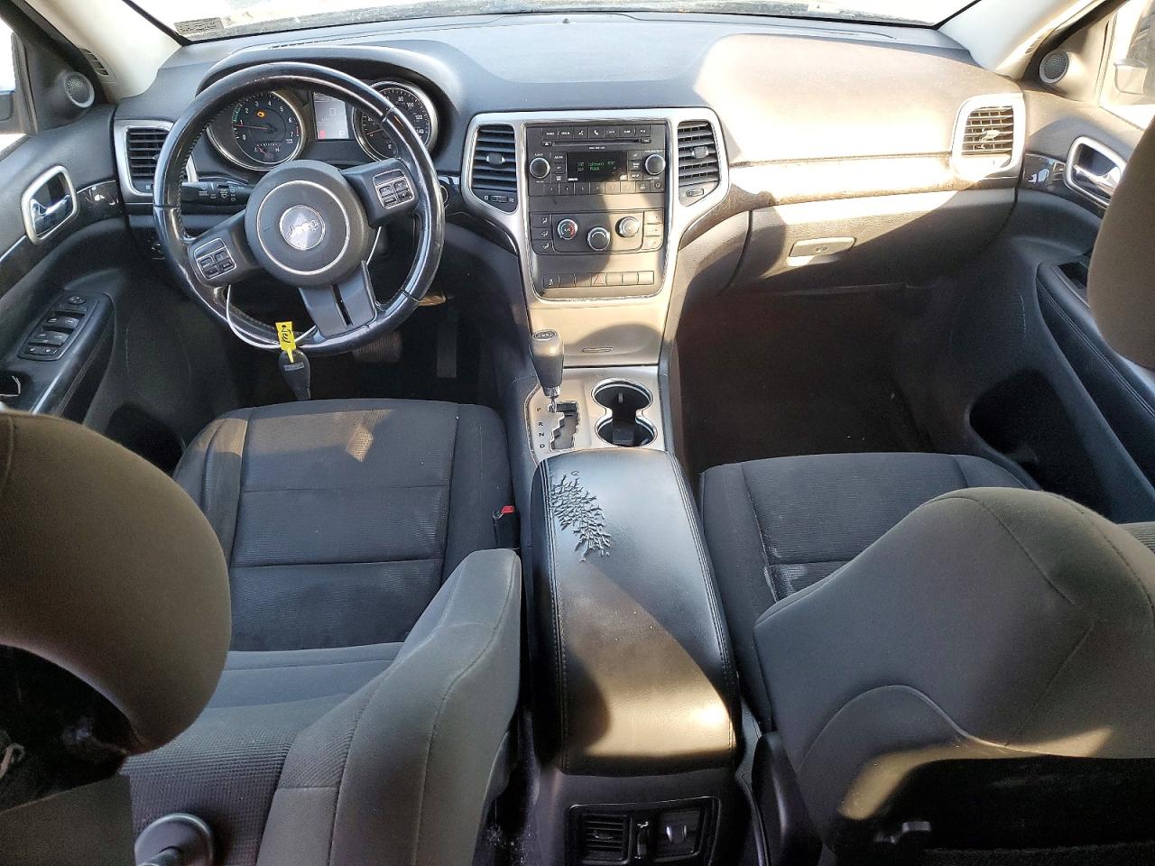 2011 JEEP GRAND CHEROKEE LAREDO photo 8
