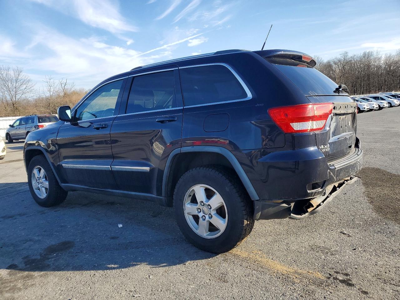 2011 JEEP GRAND CHEROKEE LAREDO photo 2