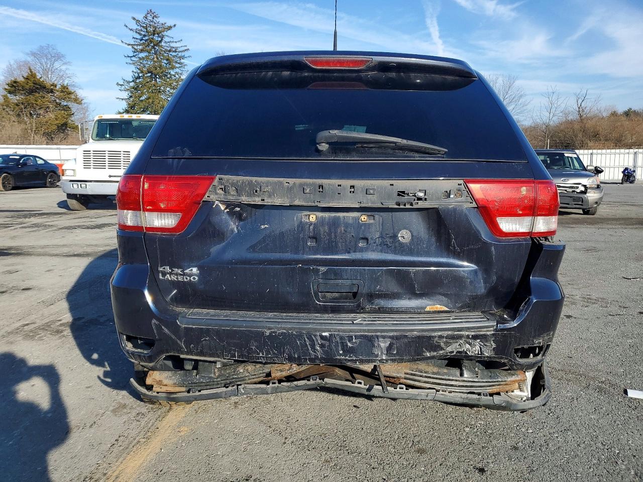 2011 JEEP GRAND CHEROKEE LAREDO photo 6