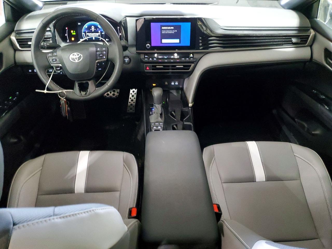 2025 TOYOTA CAMRY XSE photo 8