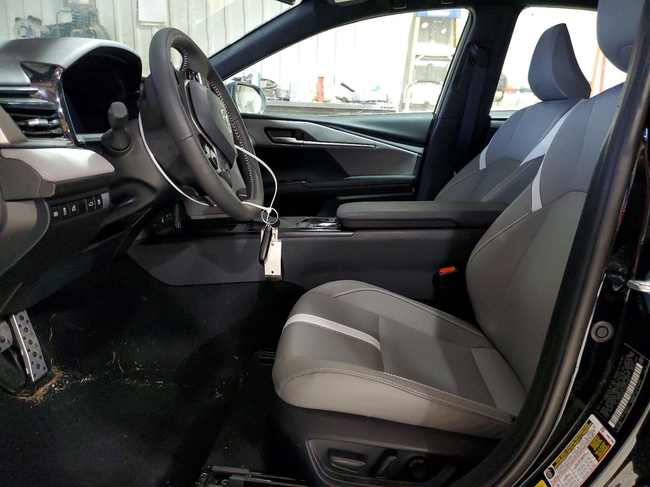 2025 TOYOTA CAMRY XSE photo 7
