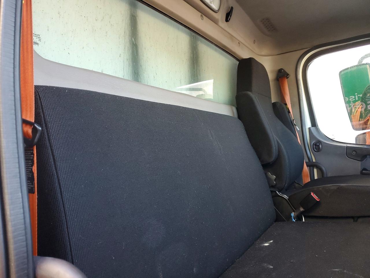 2018 FREIGHTLINER M2 106 MEDIUM DUTY photo 11