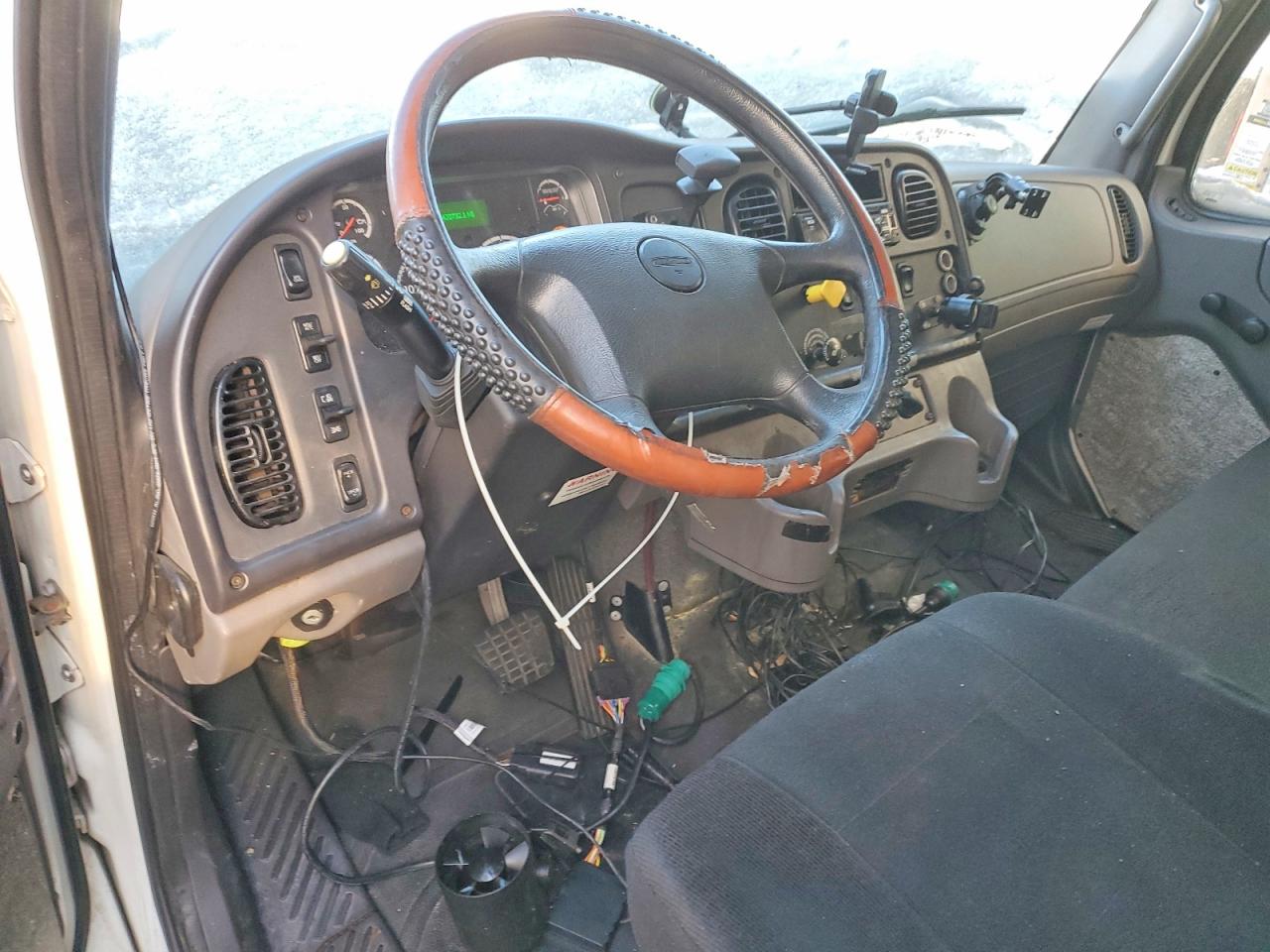 2018 FREIGHTLINER M2 106 MEDIUM DUTY photo 8