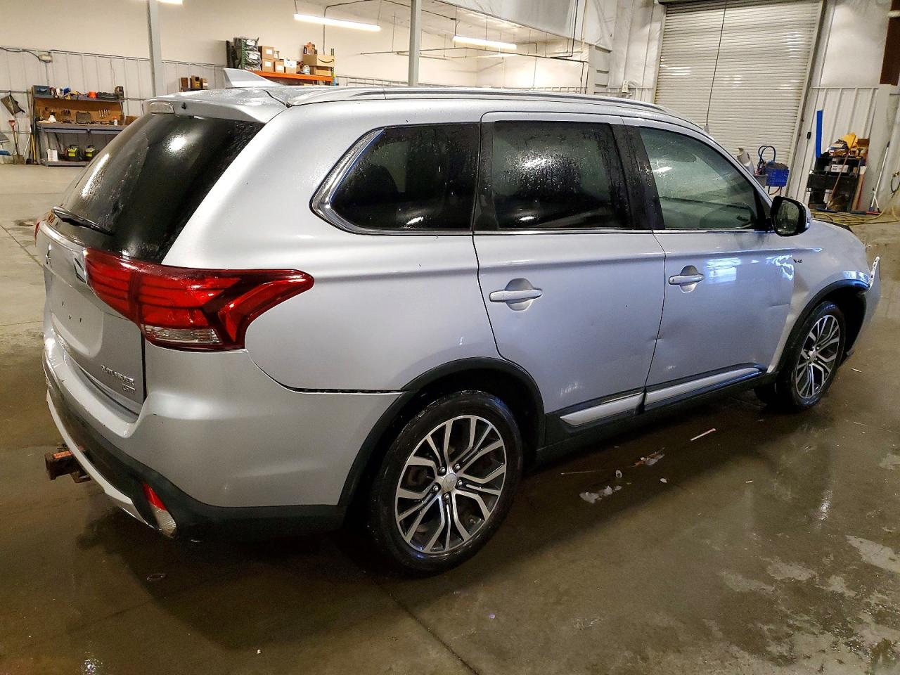 2017 MITSUBISHI OUTLANDER GT photo 3