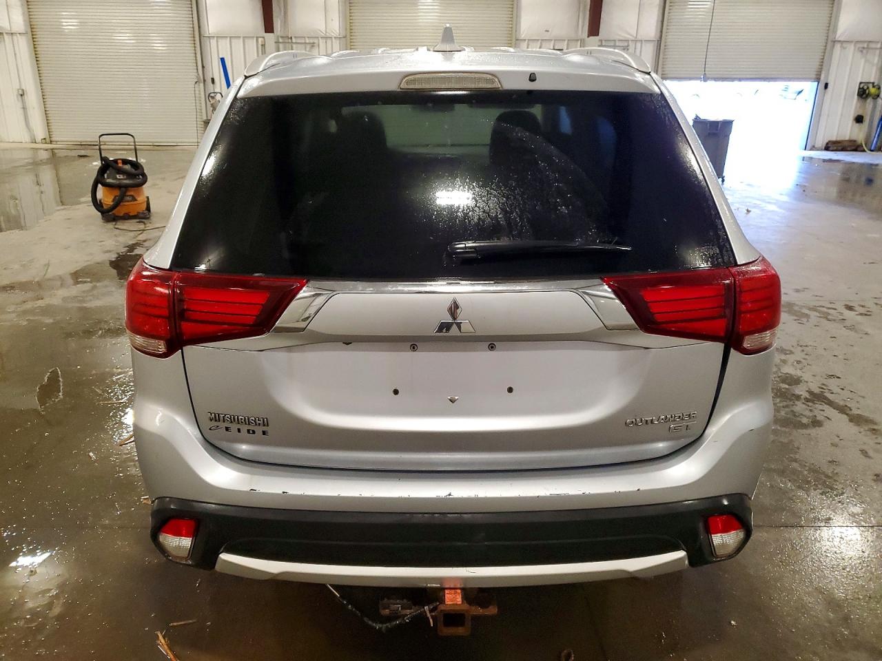 2017 MITSUBISHI OUTLANDER GT photo 6