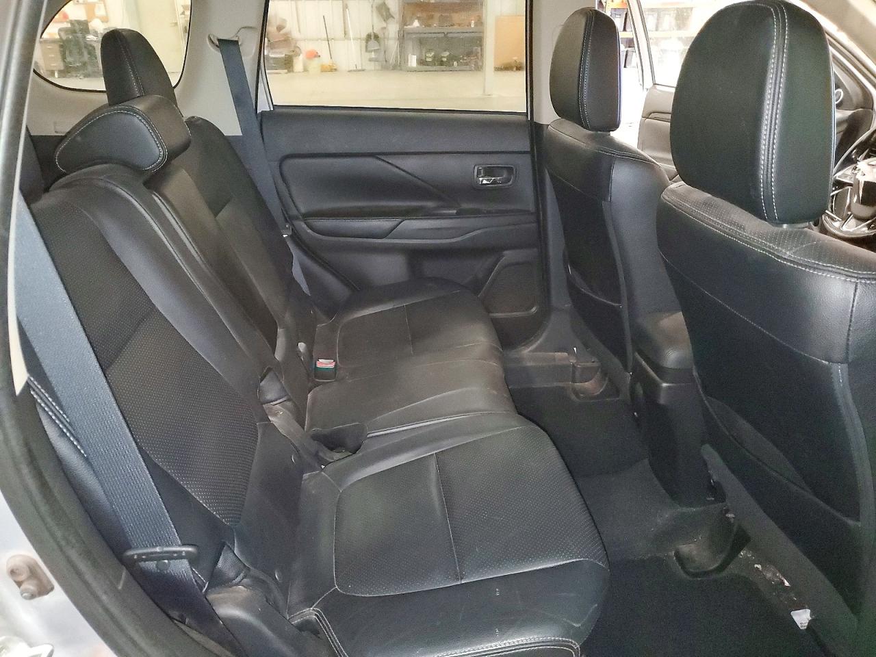 2017 MITSUBISHI OUTLANDER GT photo 11
