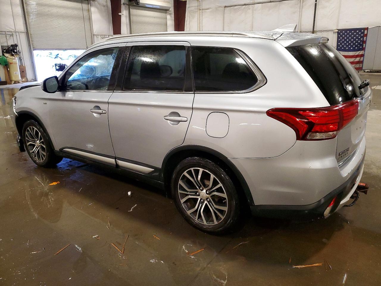 2017 MITSUBISHI OUTLANDER GT photo 2
