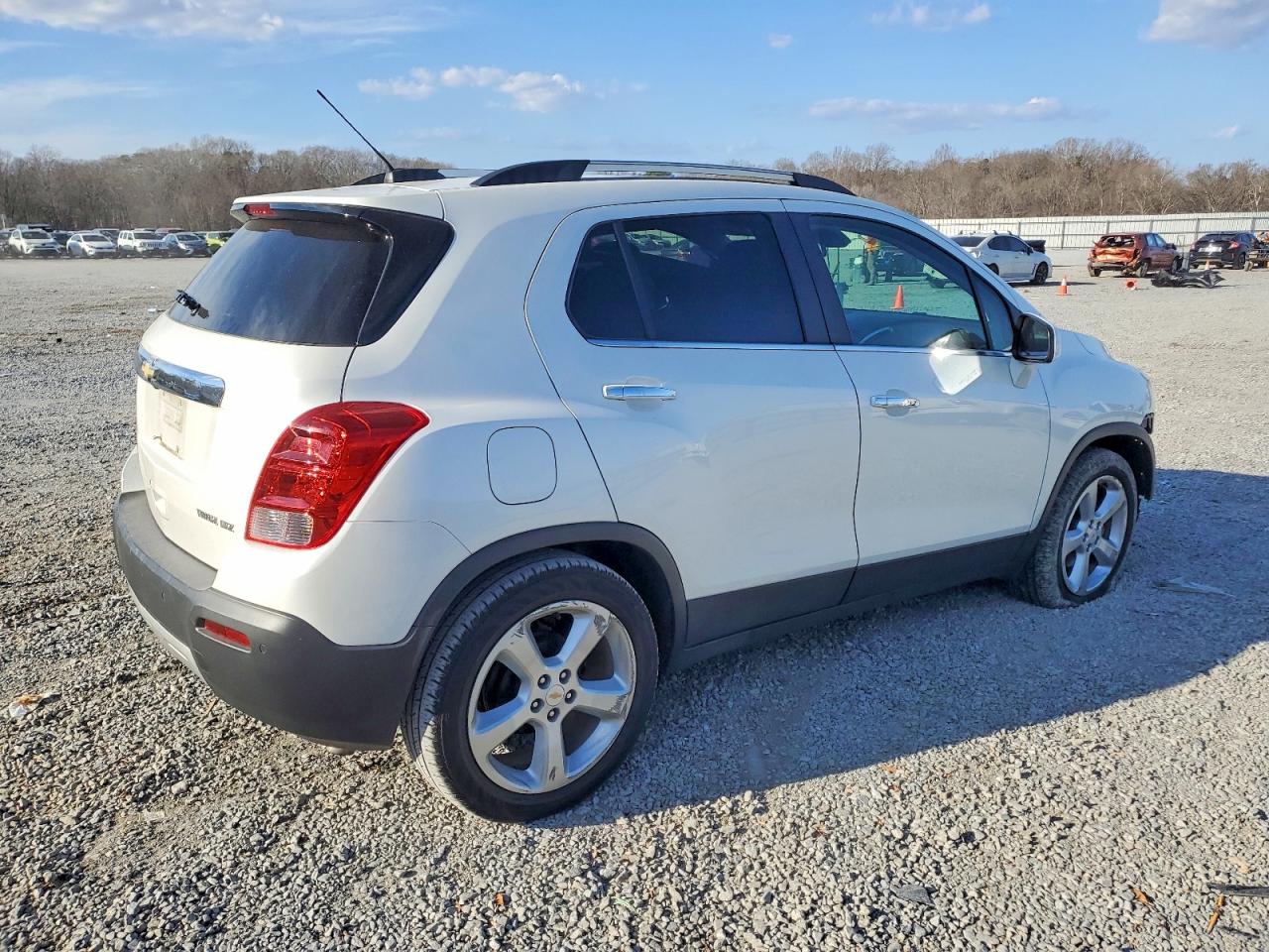 2015 CHEVROLET TRAX LTZ photo 3