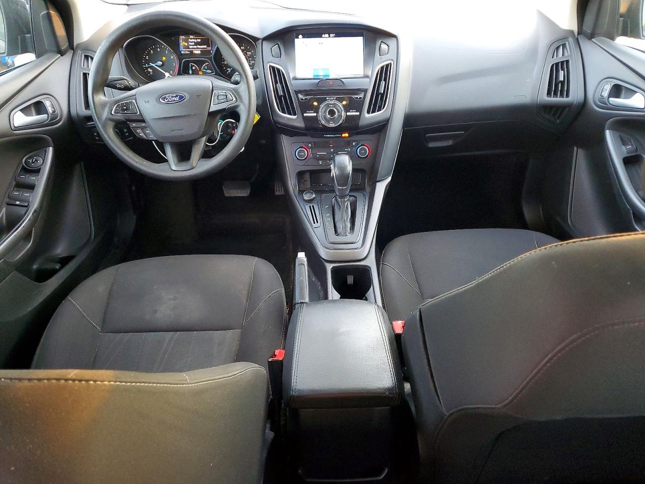 2017 FORD FOCUS SEL photo 8