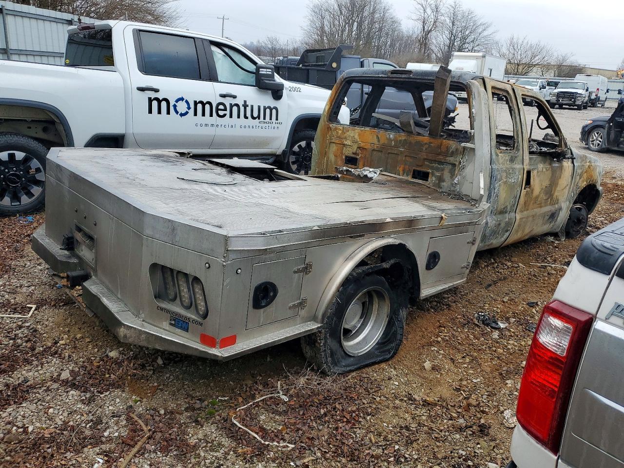 2001 FORD F350 SUPER DUTY FLATBED TRUCK photo 3
