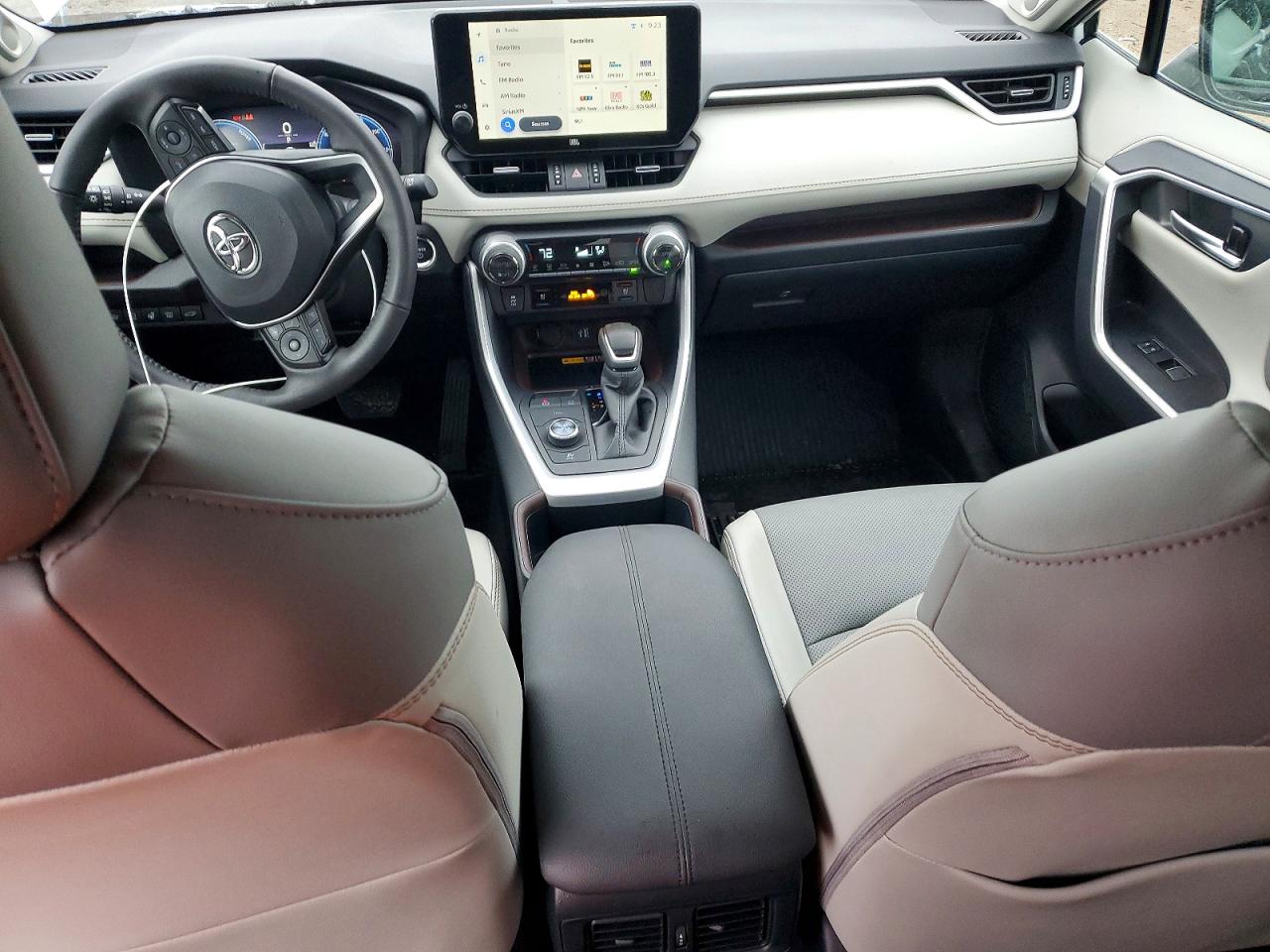 2025 TOYOTA RAV4 LIMITED photo 8