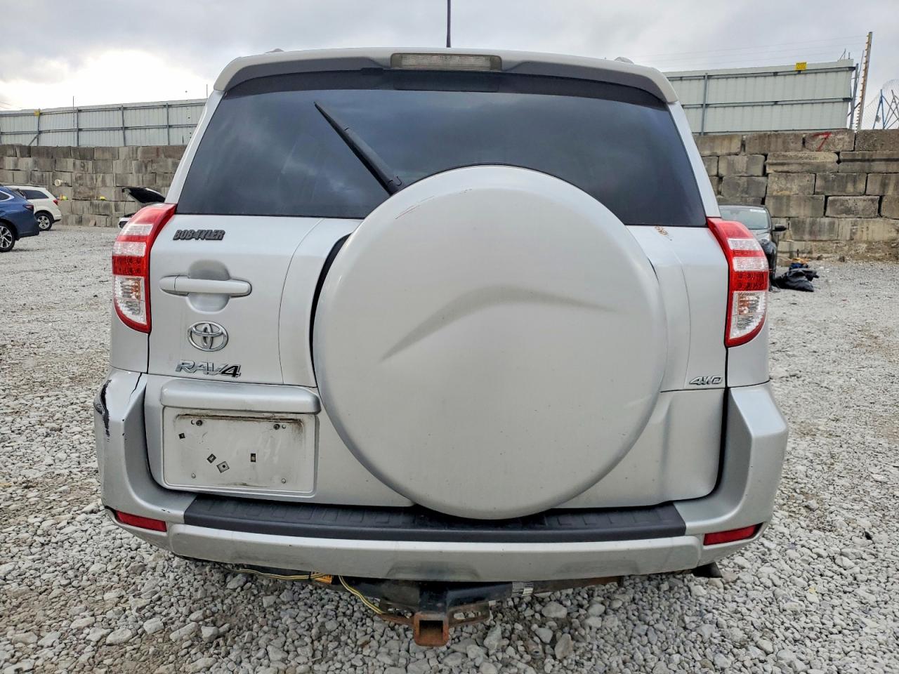 2012 TOYOTA RAV4 photo 11