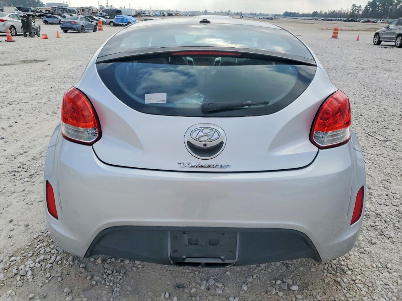 2016 HYUNDAI VELOSTER photo 6